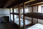 PICTURES/Fortress Louisbourg/t_Enlisted Bunks.JPG